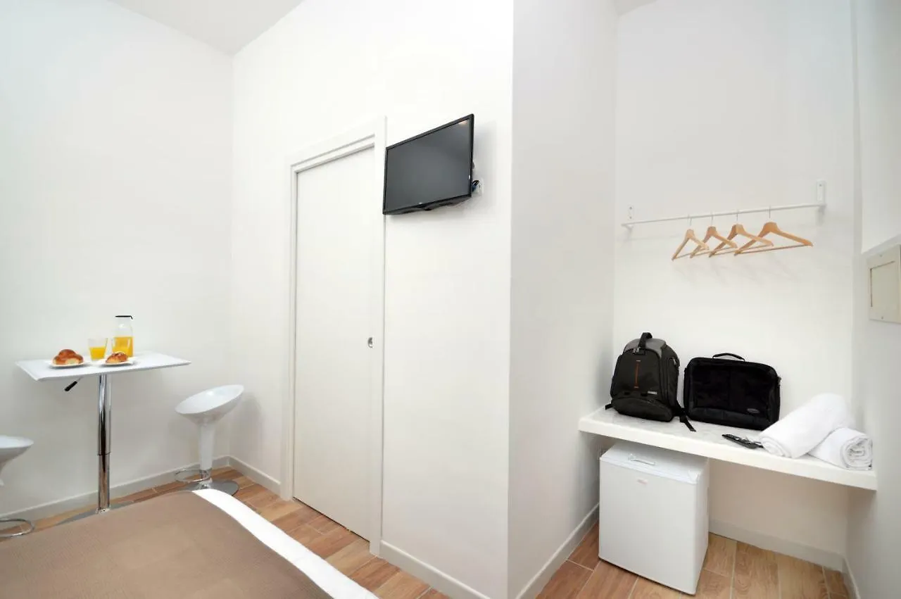 B&Bcentral Station Napoli Bed and breakfast Nápoles